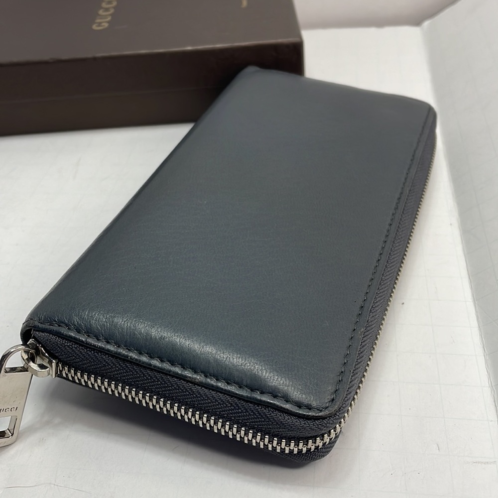 Authentic soho GUCCI gray leather wallet with Box, card, book and COA - Picture 11 of 15